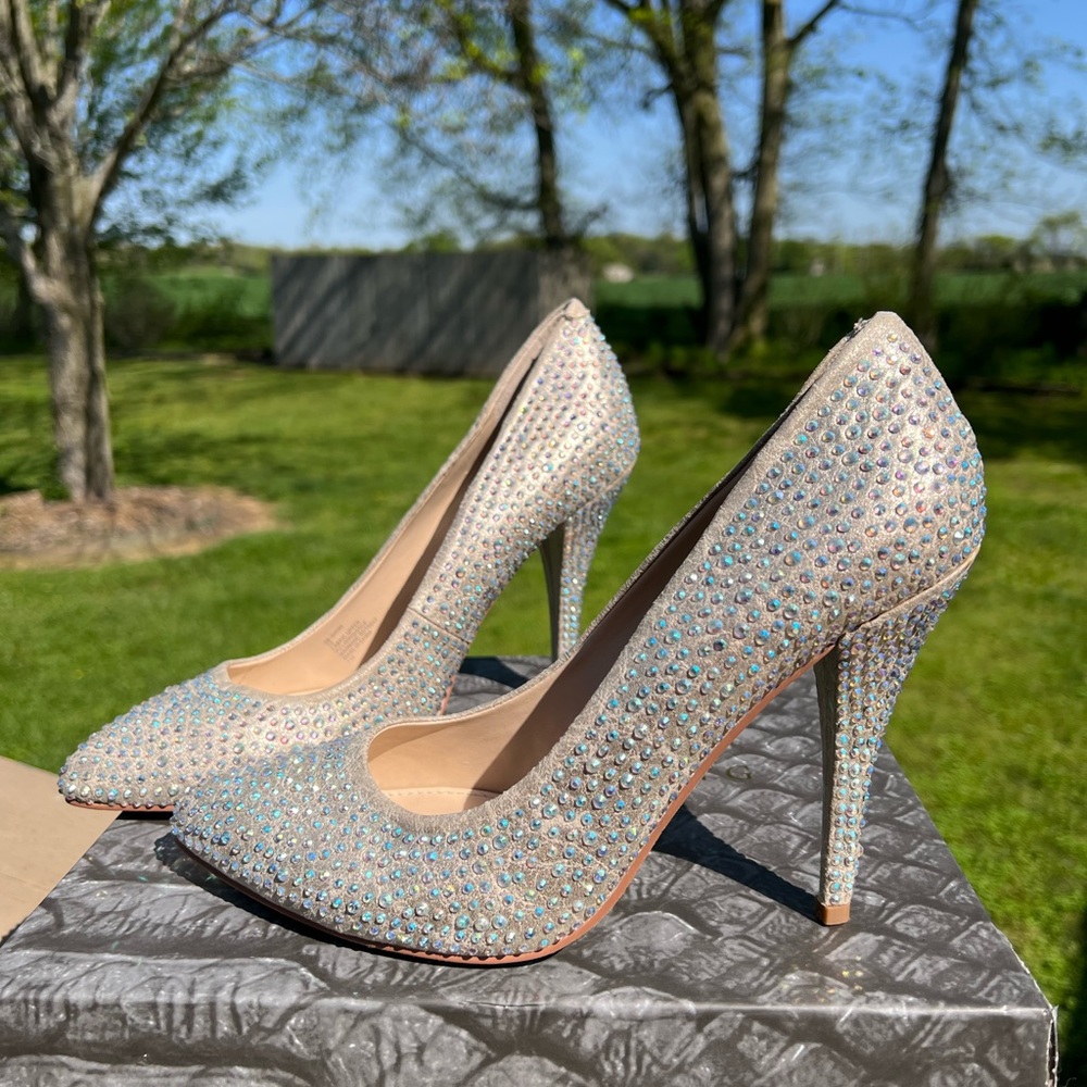 Betsey Johnson blue. SB Shine pointed toe high heel shoe size 10 new